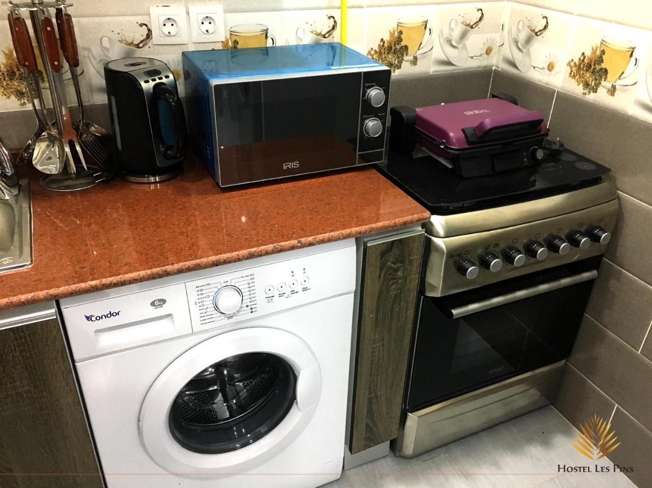 Hostel Les Pins Alger Bagian luar foto