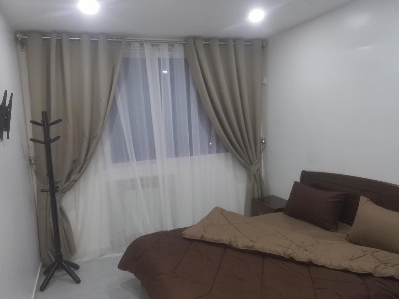 Hostel Les Pins Alger Bagian luar foto