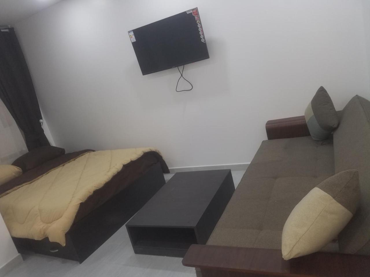 Hostel Les Pins Alger Bagian luar foto