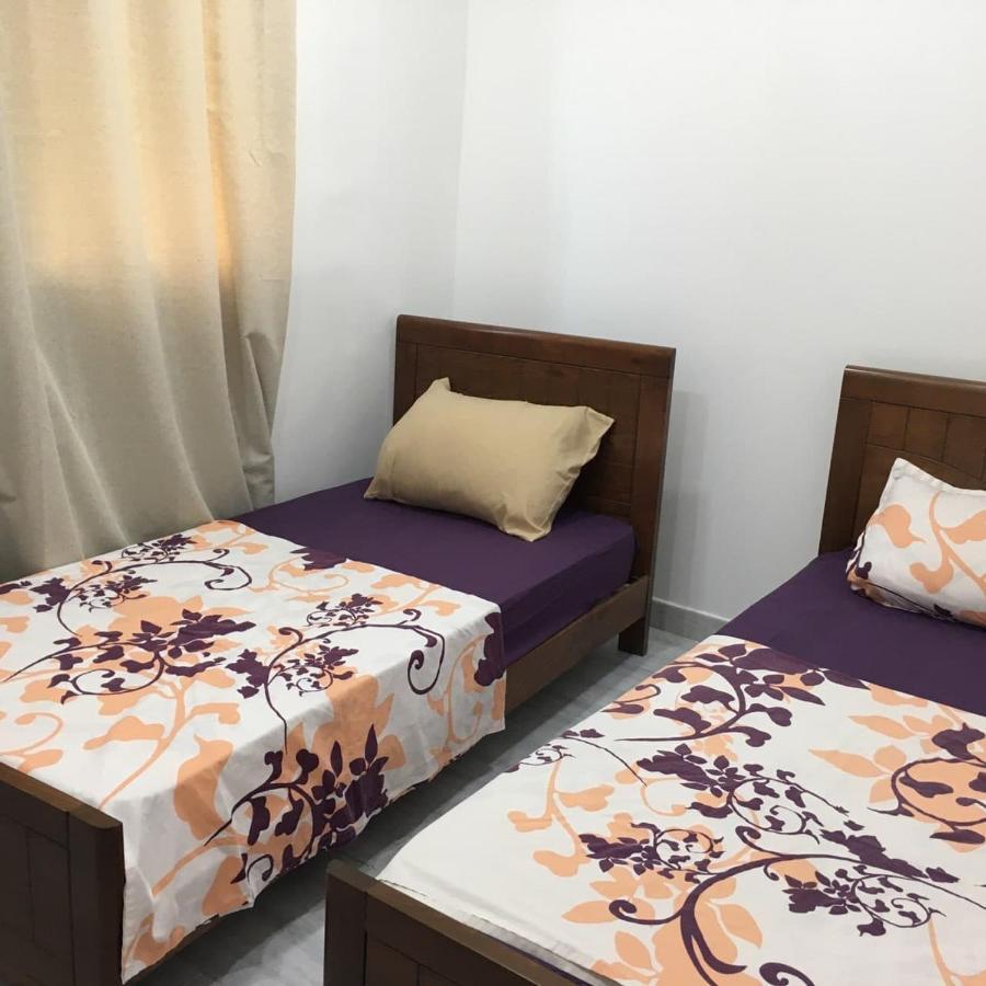 Hostel Les Pins Alger Bagian luar foto