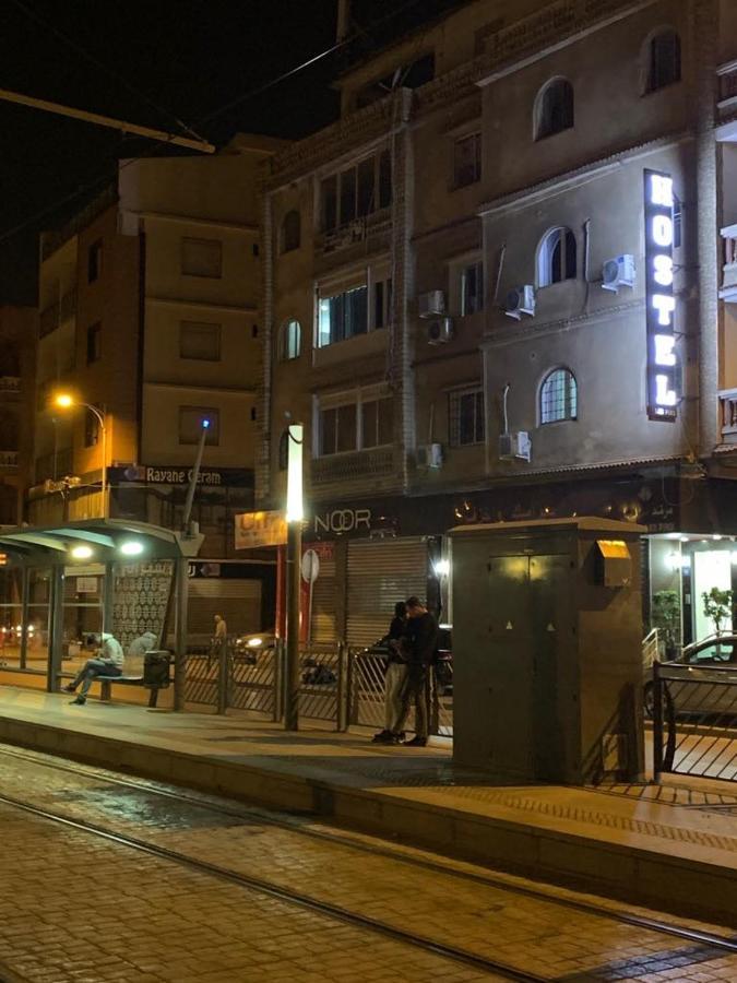Hostel Les Pins Alger Bagian luar foto