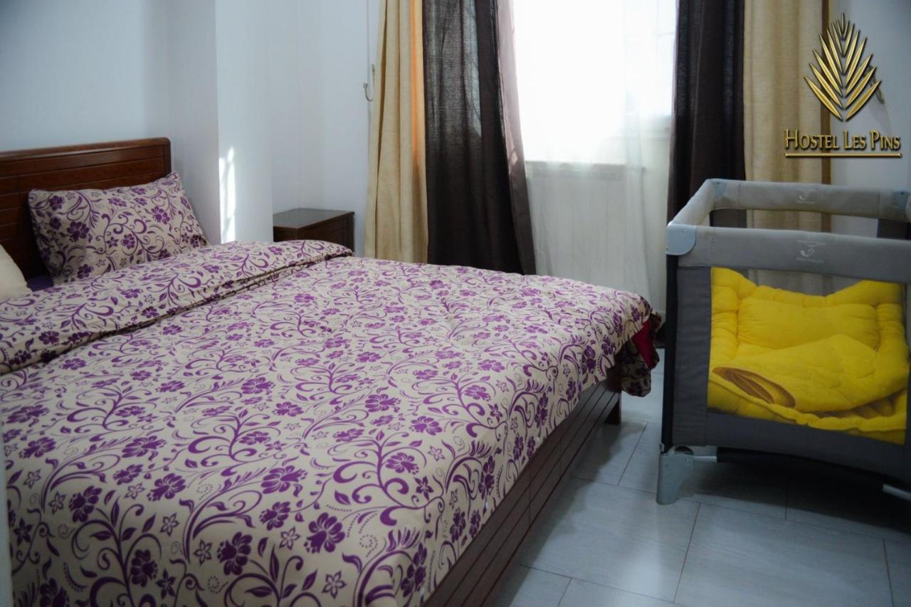 Hostel Les Pins Alger Bagian luar foto